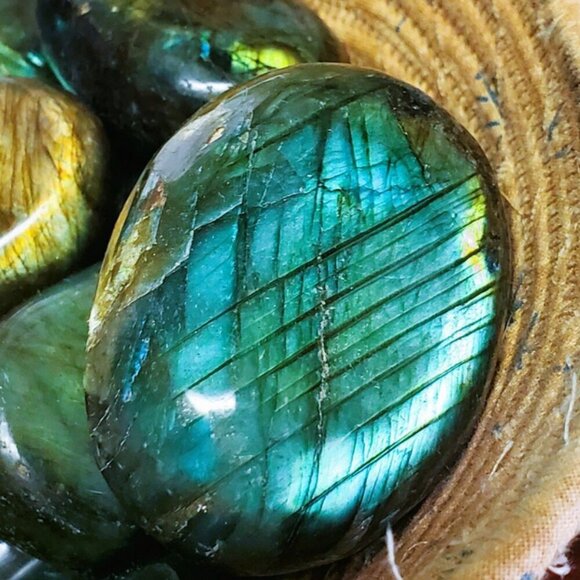 Why Wear Labradorite - Various Colors & Esoteric Properties +++ Kissin' Cousins - Picture 3 of 13